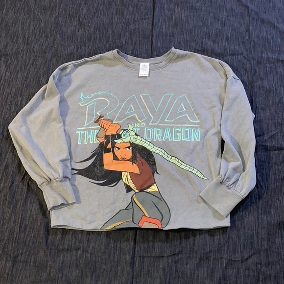 Disney’s Raya‎ sweater xl - Picture 1 of 4